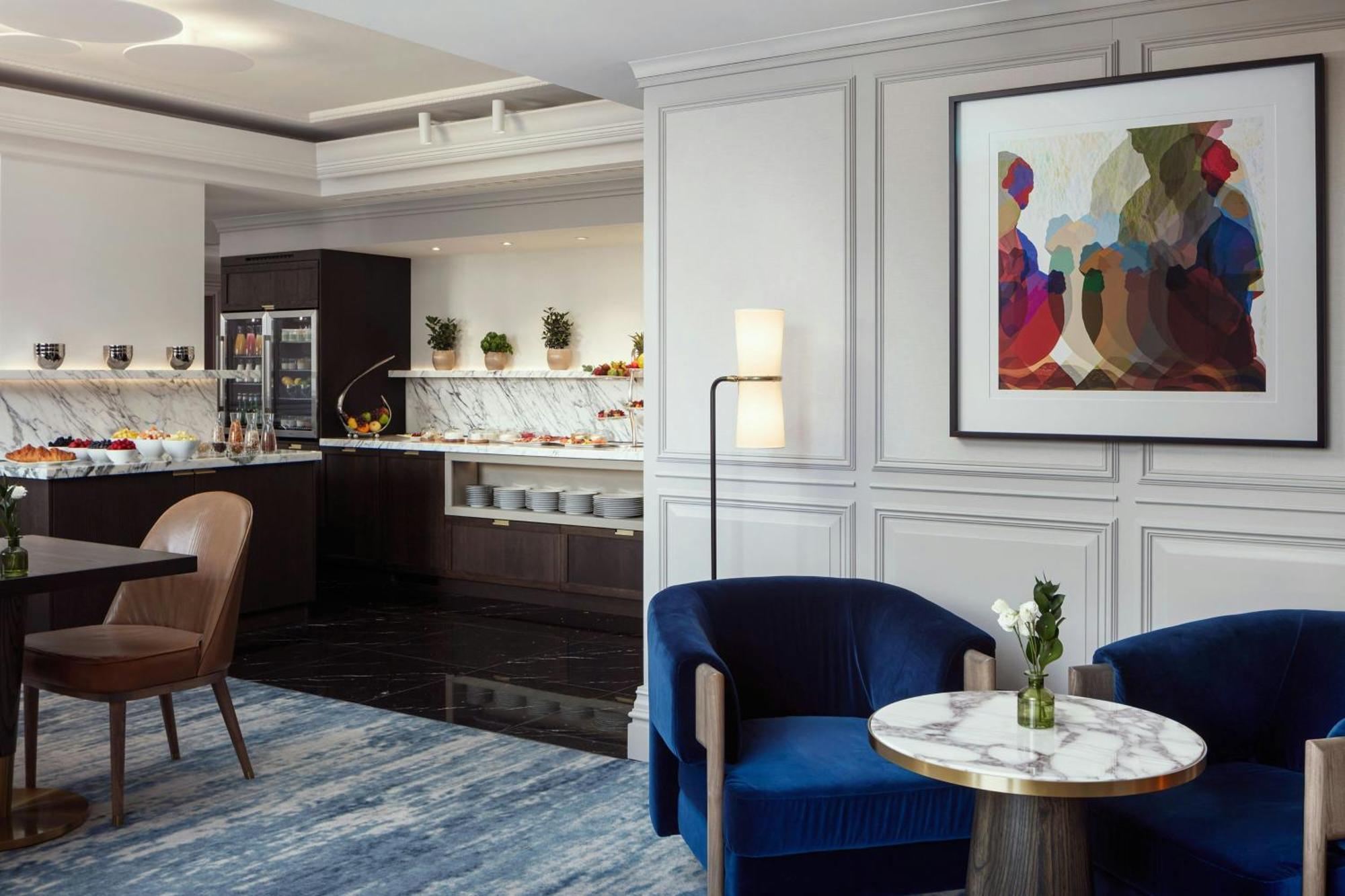 Carlton Club Suite